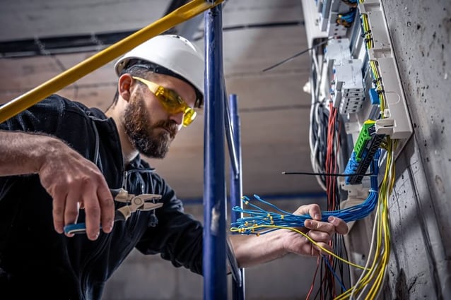 choosing-the-right-electrical-technician-training