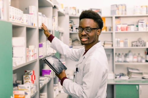 Pharmacy Technician 101: Is it Right for You?